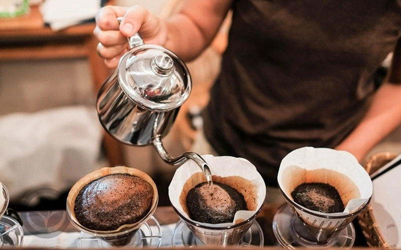 Cà Phê Pour Over - Hương Vị Tinh Tế Của Hạt Cà Phê Chất Lượng Cao