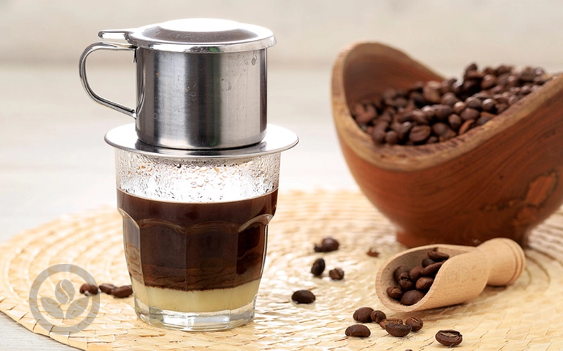 Cà Phê Sữa Việt Nam - Một Hương Vị Quen Thuộc Rất Việt Nam